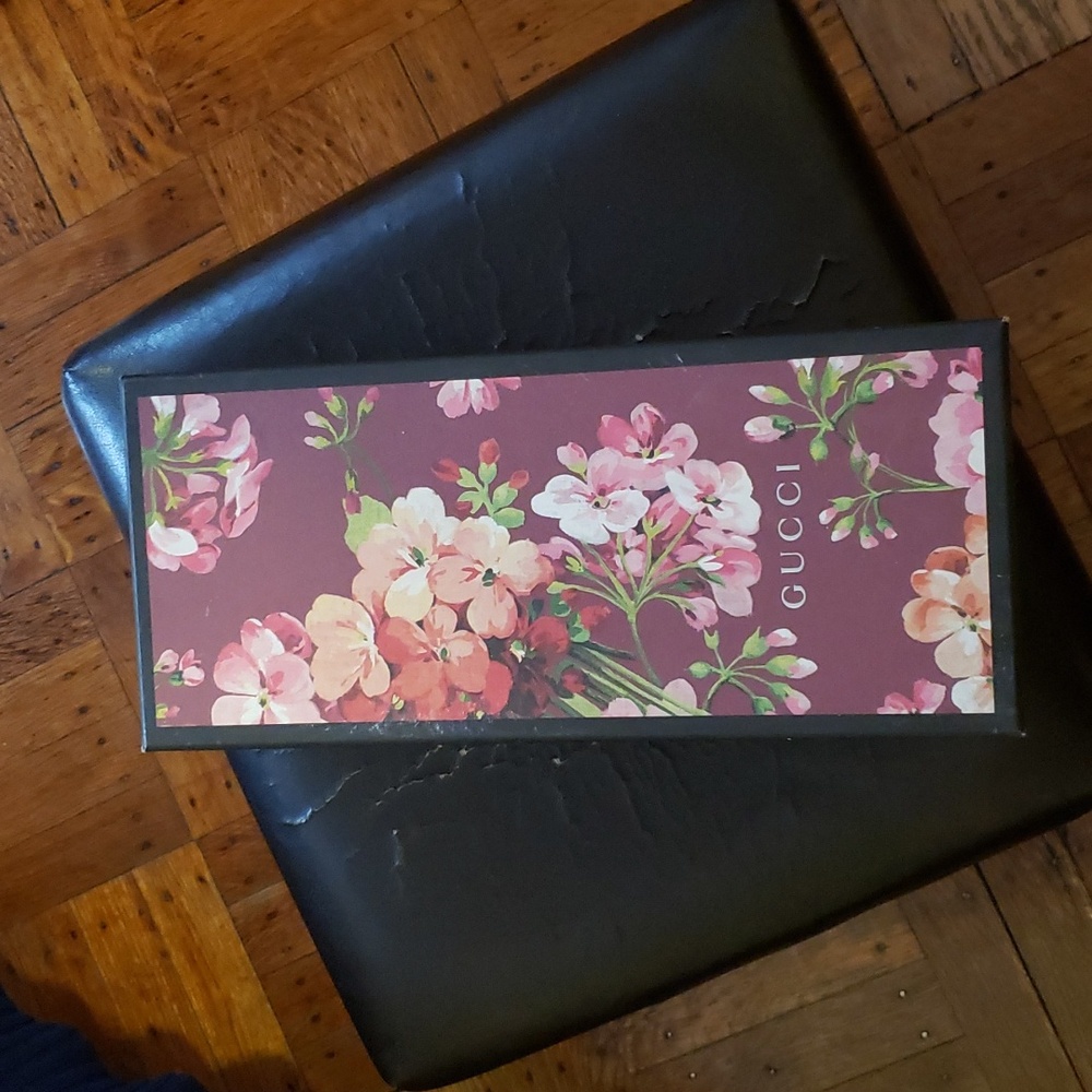 Gucci shoe box